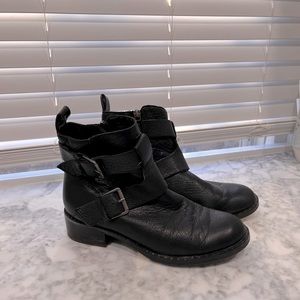 Gentle sole leather Moto booties size 7
